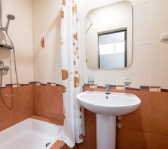 Эконом (без балкона, муляж окна ) в Эллада