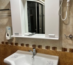 Двухместный улучшенный номер с двуспальной кроватью в Grand