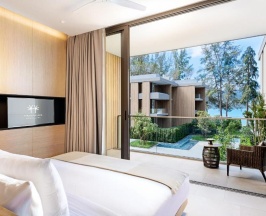 Двухместный люкс Azure с видом на море двуспальная кровать в Twinpalms MontAzure Phuket Resort
