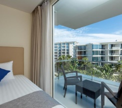 Двухместный номер Deluxe с балконом 2 отдельные кровати в Splash Beach Resort