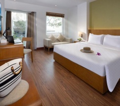 Двухместный номер Club с видом на город двуспальная кровать в Отель Harmony Saigon Hotel & Spa