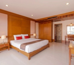 Люкс Senior с 3 комнатами в Mike Beach Resort Pattaya - SHA