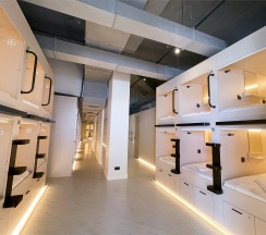 Двуспальная капсула (верх) в Deep Hotels