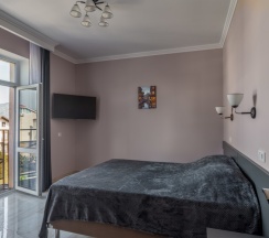 Двухкомнатные апартаменты с видом на море в Гостевой дом на Декабристов