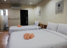 Четырёхместный номер Standard в Double D Rooms & Cafe