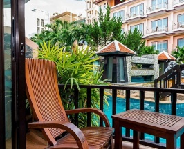 Двухместный номер Grand Deluxe Pool Access с балконом двуспальная кровать в Курорт Nipa Resort
