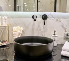 Улучшенный номер с кроватью размера «king-size» в Питер