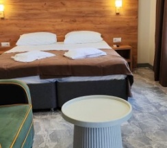 Трехместный номер с выходом во двор в Amina