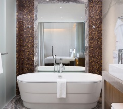 Номер Terrace Suite, с видом на море, с террасой, гостиной  - с двуспальной кроватью в Swissotel Resort Сочи Камелия