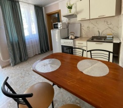 Семейный двухэтажный коттедж в Белые скалы