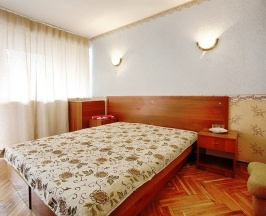 Двухместный номер в 9-этажном корпусе Улучшенный двуспальная кровать в Колхида