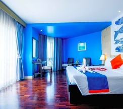 Двухместный номер Deluxe seafront двуспальная кровать в Seabreeze Jomtien Resort