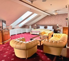 Улучшенный номер без вида (внутренний двор или мансарда) в Taleon Imperial Hotel