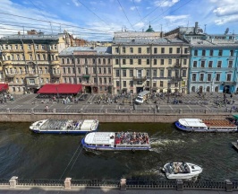 Стандарт без удобств с видом на канал Грибоедова в У Дома Книги