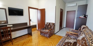 Лазаревское: Отель Ирина