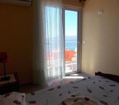 Трёхместный номер Standard с видом на море в Hotel Erioni