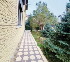 Шестиместные апартаменты с балконом в Гостевой дом