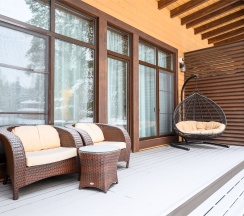 Номер «Делюкс+» с отдельным входом и камином в ОхтаПарк