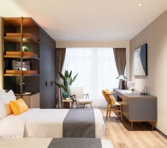 Трёхместный семейный номер Standard в Dash Living on Prat