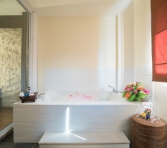 Двухместный люкс Luxury двуспальная кровать в Bangkok Natural Spa Resort and Suite