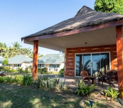 Двухместное бунгало Deluxe с видом на море двуспальная кровать в Good Days Lanta Beach Resort