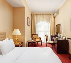 Номер улучшенный с 1 двуспальной кроватью в Гранд мандарин