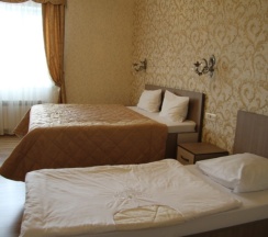 Трёхместный номер в Арго