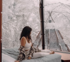 Двухместный номер с двуспальной кроватью с видом на горы в Pine River Красная Поляна