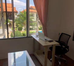 Полулюкс с видом на бассейн в Amy Village Garden Resort