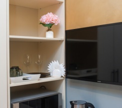 Двухместный номер с одной большой двуспальной кроватью и собственной ванной комнатой в Goldie Home