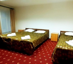 Номер эконом с 3 односпальными кроватями (удобства на этаже) в Svarog art hotel