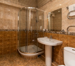 Люкс 3-х комнатный с кухней и бильярдом 4-х местный в Жемчуг