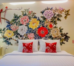 Двухместный семейный номер Deluxe с видом на горы в Sino House Phuket Hotel