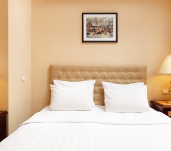 Номер улучшенный с 1 двуспальной кроватью в Гранд мандарин