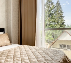 СТУДИЯ с панорамными окнами и видом на горы в Greek house viva hotels group