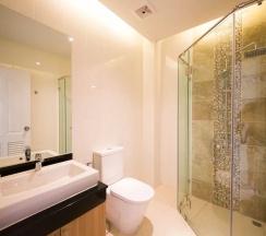 Апартаменты с балконом в The Lago Apartments by Tropiclook