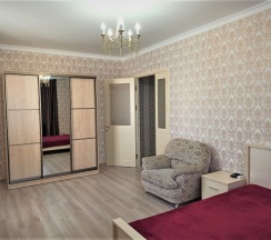 М.Горького 85Б. 1-комн.кв., 2-этаж, 87 в АнтиОтель