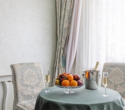 Версаль в GRAND HOTEL OKA Premium