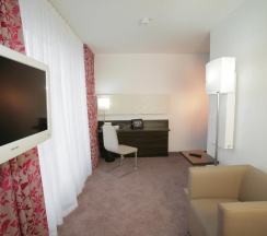 Полулюкс с балконом в Hotel Demas City