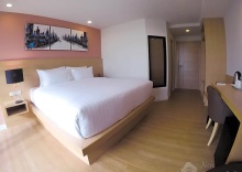 Номер Deluxe в New Square Patong Hotel