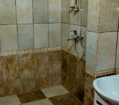 3-х местный эконом в цоколе в Розмарин