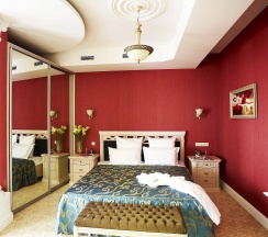 Номер люкс улучшенный с 1 двуспальной кроватью в Imperial Resort&SPA