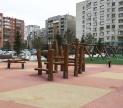 Апартаменты c 1 комнатой с балконом в Hugge Place