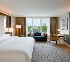 Двухместный клубный номер Premium двуспальная кровать в Sheraton Grand Warsaw