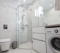 Люкс с отдельной спальней и балконом (вид во двор) в The white residence