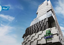 Одноместный номер Standard с видом на город двуспальная кровать в Holiday Inn Express Bangkok Siam, an IHG Hotel