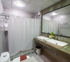 Двухместный номер Deluxe двуспальная кровать в Basaya Beach Hotel & Resort