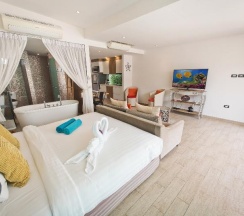 Вилла Deluxe с балконом в Tropicana Pool Villa