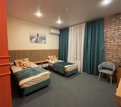 Улучшенный номер с двумя раздельными кроватями (Отель Маяк) в Мёд & Маяк