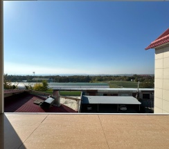 Полулюкс с двуспальной кроватью с балконом в Николаевский